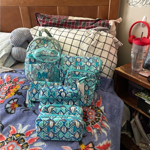 Vera Bradley turtle print knapsack with matching wallets - Picture 2 of 2